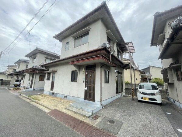 余戸東玉井住宅B棟の物件外観写真